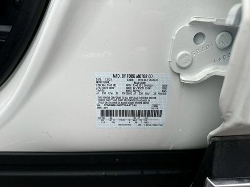 New 2026 Ford Explorer Platinum w/ LUX Leather Package AWD/4WD image 28
