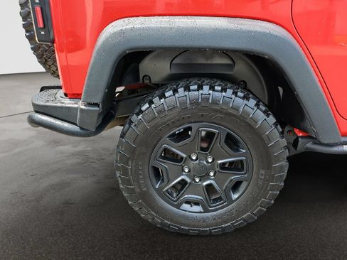 Used 2013 Jeep Wrangler Unlimited Sahara AWD/4WD image 41