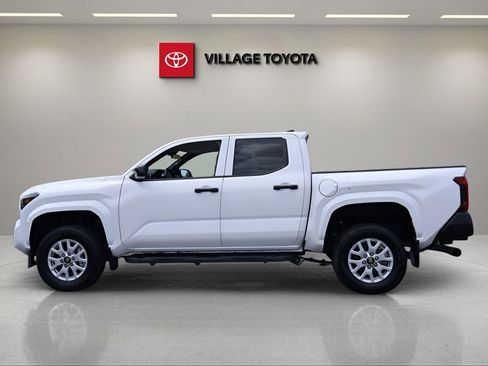 Certified 2024 Toyota Tacoma SR image 2