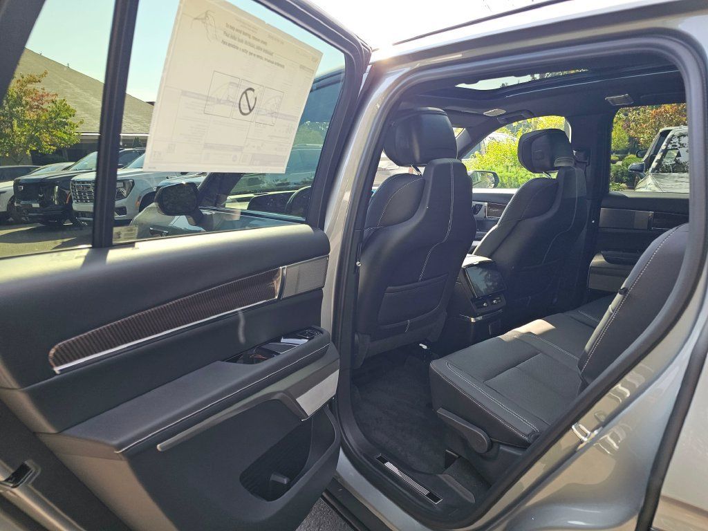 New 2027 Cadillac Vistiq Luxury AWD/4WD image 19