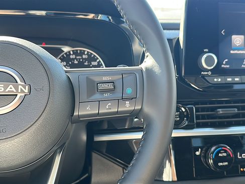 New 2025 Nissan Pathfinder SV w/ SV Premium Package image 19