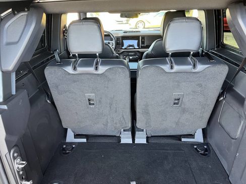 Used 2023 Ford Bronco Wildtrak image 16