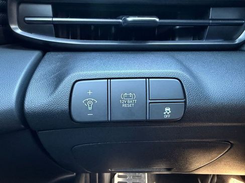 Used 2025 Hyundai Elantra SEL image 18