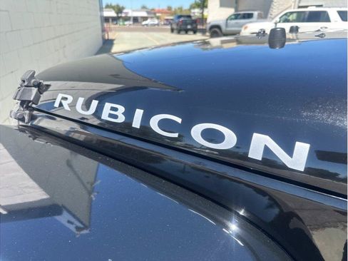 Used 2016 Jeep Wrangler Unlimited Rubicon w/ Connectivity Group AWD/4WD image 19