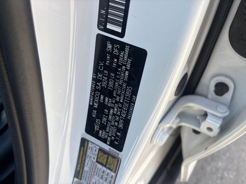 Used 2025 Kia K4 LXS image 28