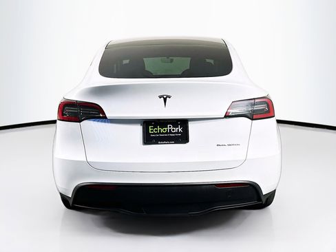Used 2023 Tesla Model Y AWD image 7