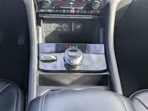 Used 2024 Jeep Grand Cherokee Limited image 17