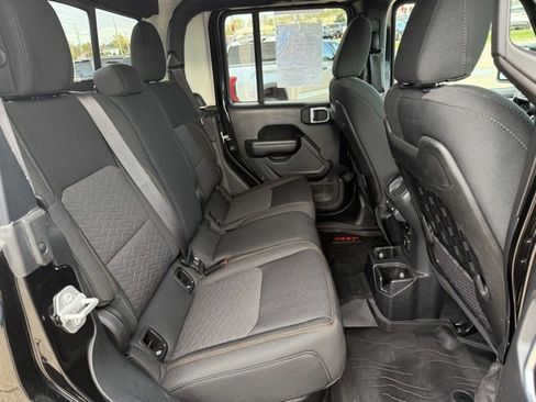 Used 2021 Jeep Gladiator Mojave image 30