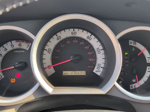 Used 2013 Toyota Tacoma PreRunner w/ SR5 Pkg RWD image 27