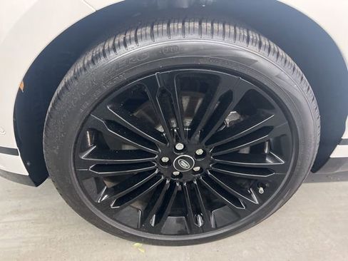 Used 2026 Land Rover Range Rover Velar Dynamic SE image 25