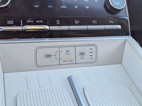 Used 2025 Hyundai Santa Fe SEL image 26