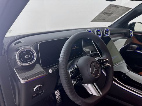 New 2026 Mercedes-Benz GLC 300 image 10