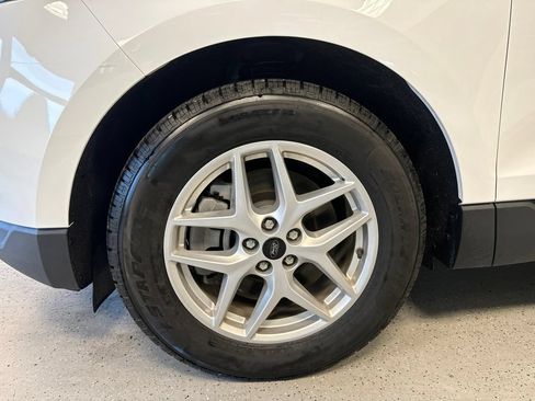 Used 2024 Ford Edge SEL AWD/4WD image 18