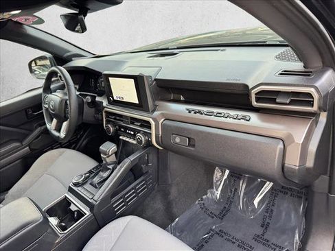 Certified 2025 Toyota Tacoma SR5 AWD/4WD image 20
