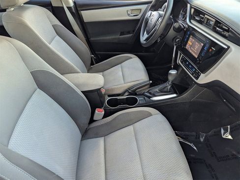 Used 2017 Toyota Corolla LE image 9