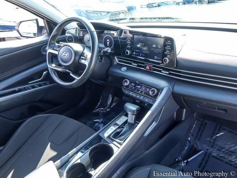 Used 2022 Hyundai Elantra SEL w/ Convenience Package FWD image 22