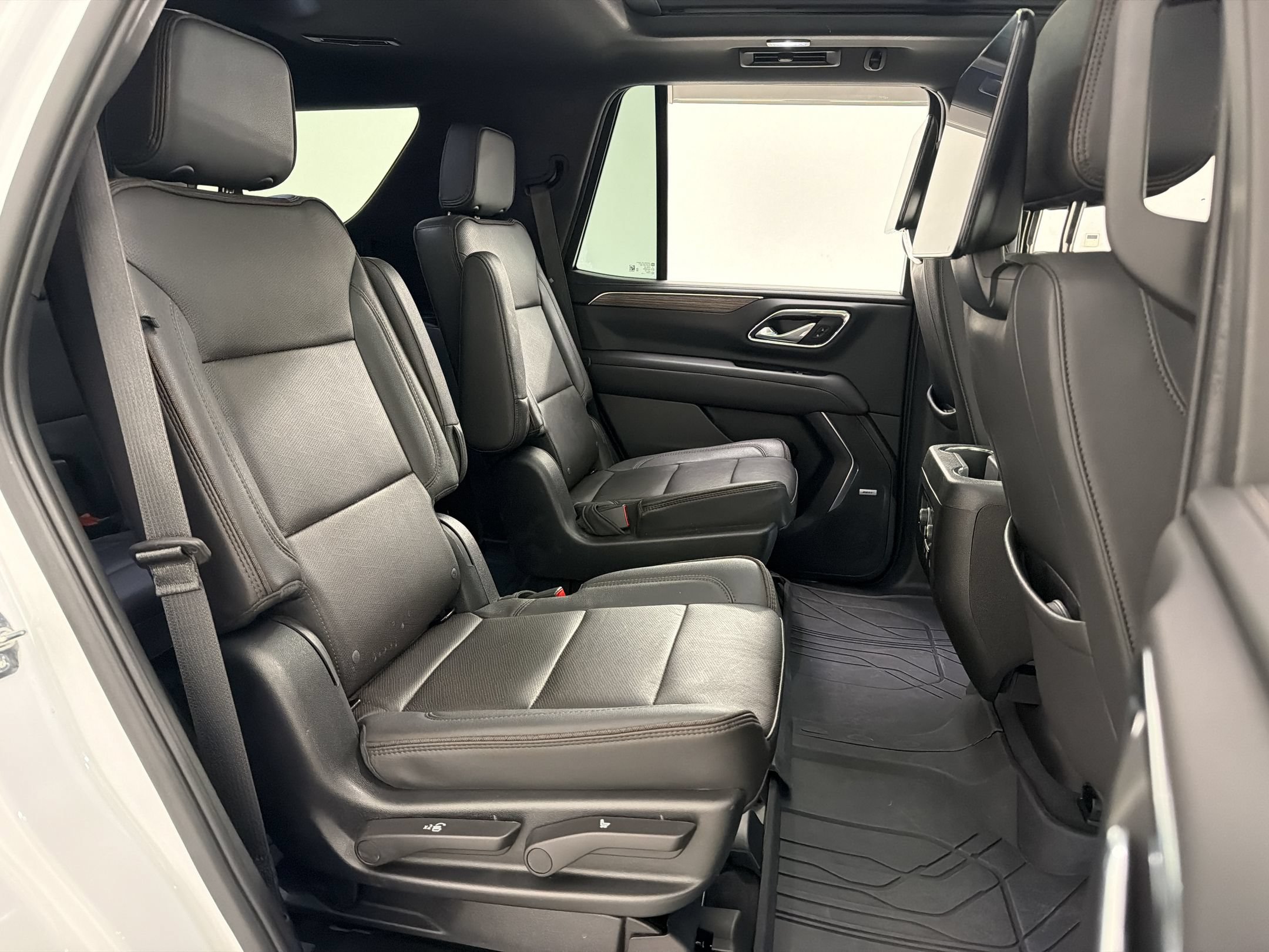 Used 2023 Chevrolet Tahoe High Country w/ Advanced Technology Package AWD/4WD image 34