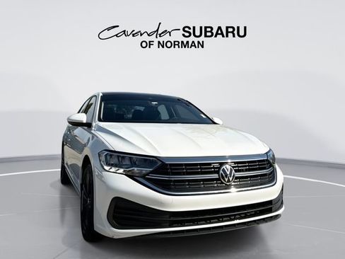 Used 2023 Volkswagen Jetta SE FWD image 1