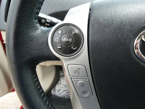 Used 2015 Toyota Prius Four FWD image 12