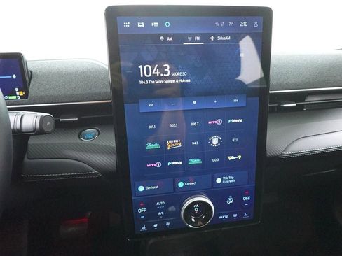 Certified 2025 Ford Mustang Mach-E Premium image 17