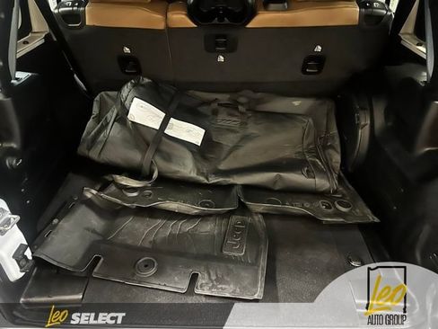 Used 2022 Jeep Wrangler Unlimited Sahara w/ Safety Group AWD/4WD image 22