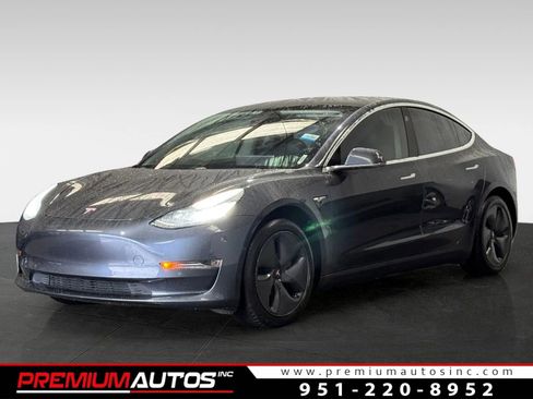 Used 2020 Tesla Model 3 Standard Range Plus image 1