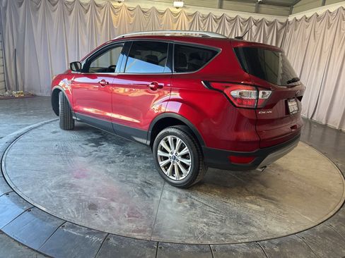 Used 2017 Ford Escape Titanium image 5