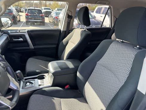 Used 2016 Toyota 4Runner SR5 image 3