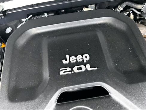 Used 2022 Jeep Wrangler Unlimited Sahara 4xe image 31