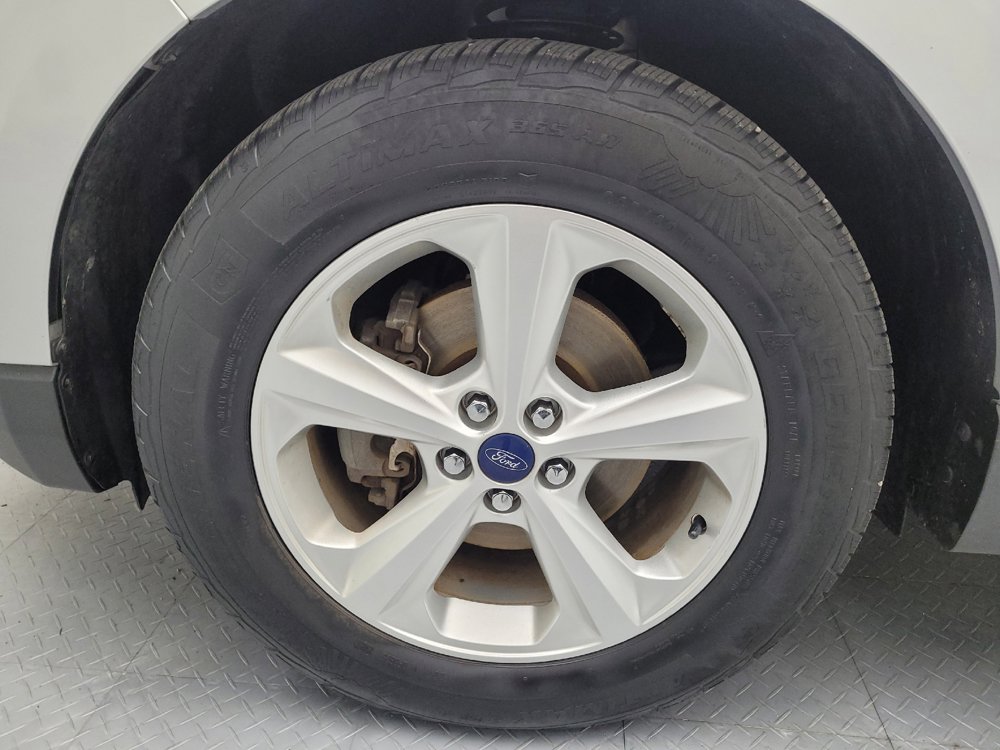 Used 2018 Ford Edge SE FWD image 31