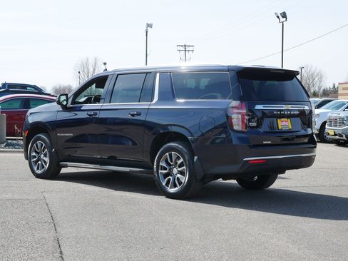 Used 2023 Chevrolet Suburban LT w/ Luxury Package image 5