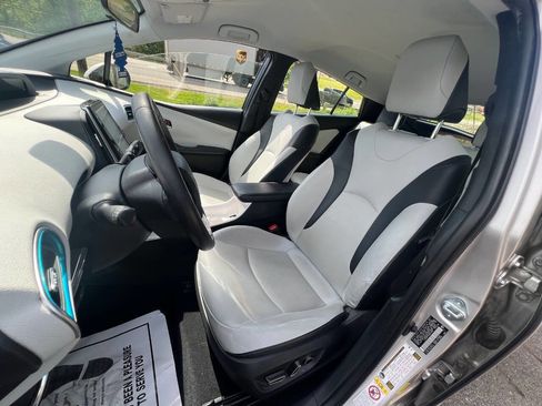Used 2017 Toyota Prius Prime Premium w/ Carpet Mat Package FWD image 10