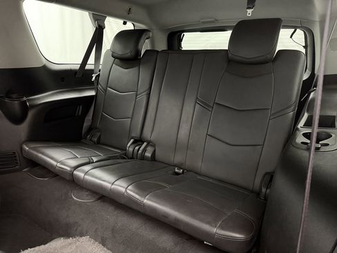 Used 2017 Cadillac Escalade ESV Luxury image 39