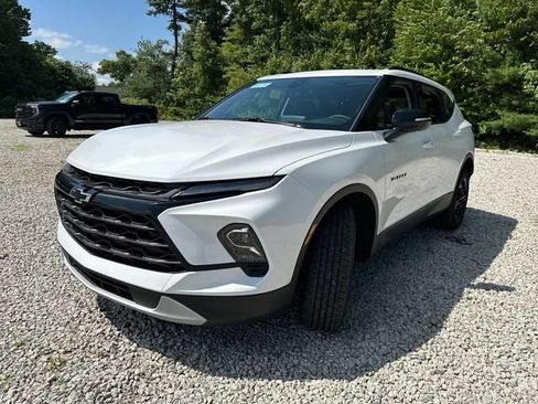 New 2026 Chevrolet Blazer LT w/ Sound & Technology Package AWD/4WD image 4