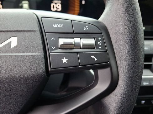 Certified 2025 Kia K4 LXS image 23