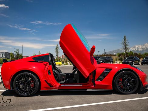 Used 2019 Chevrolet Corvette Z06 RWD image 17