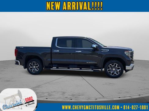 Used 2022 GMC Sierra 1500 SLT w/ SLT Premium Plus Package AWD/4WD image 4