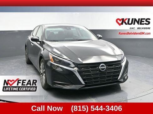 Used 2023 Nissan Altima 2.5 SV image 1