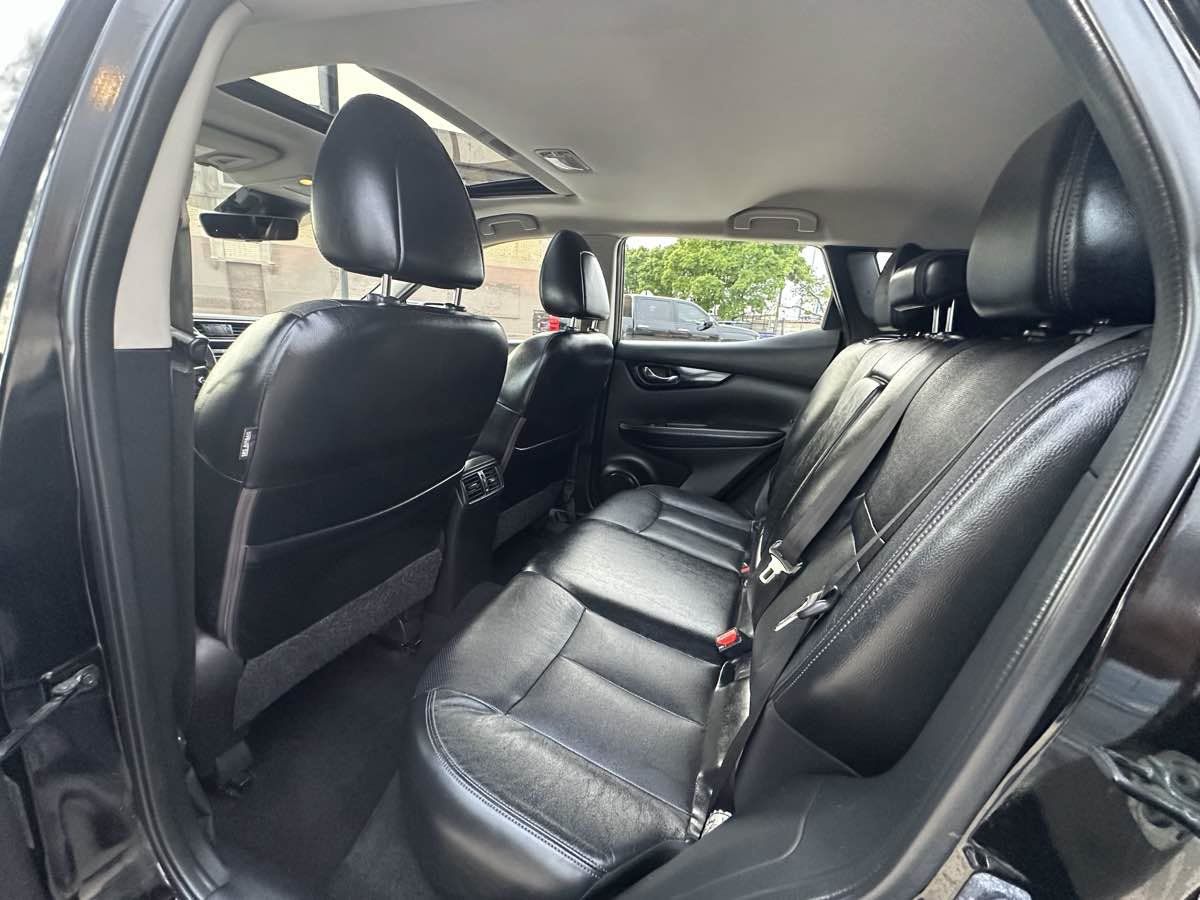 Used 2017 Nissan Rogue Sport SL w/ SL Premium Package AWD/4WD image 39