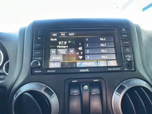 Used 2015 Jeep Wrangler Sport AWD/4WD image 40
