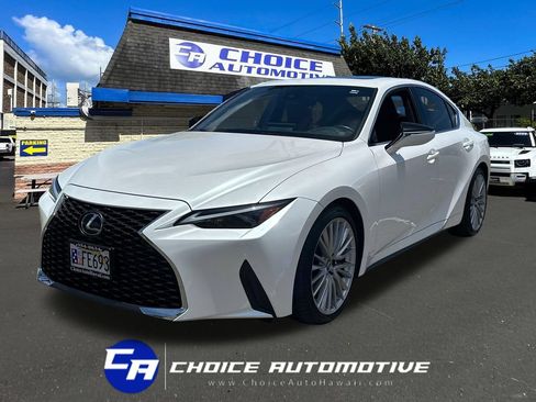 Used 2025 Lexus IS 300 w/ Premium Package RWD image 1
