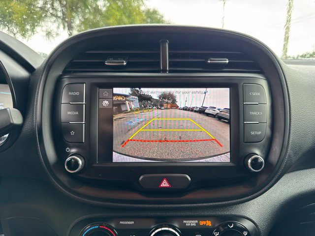 Used 2025 Kia Soul LX w/ LX Technology Package FWD image 30