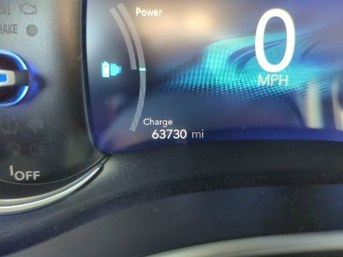 Used 2023 Chrysler Pacifica Touring-L image 12