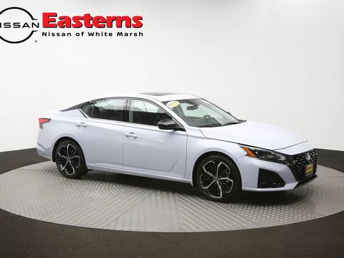Used 2023 Nissan Altima 2.5 SR w/ SR Premium Package FWD image 48