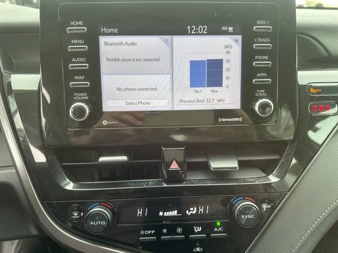 Used 2024 Toyota Camry LE image 7