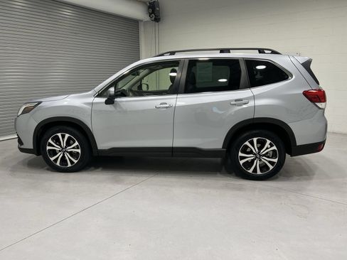 Used 2023 Subaru Forester Limited AWD/4WD image 5