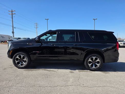 New 2026 GMC Yukon XL AT4 Ultimate image 4