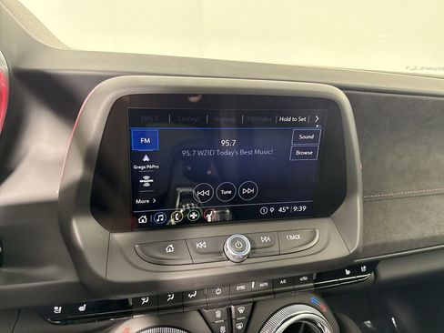 Used 2022 Chevrolet Camaro ZL1 RWD image 27