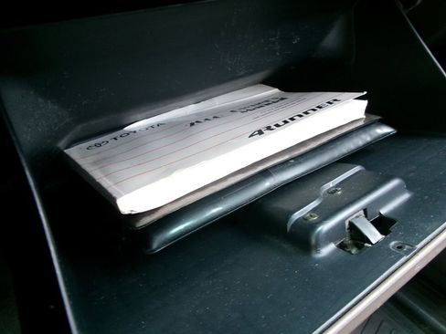 Used 2000 Toyota 4Runner SR5 image 51