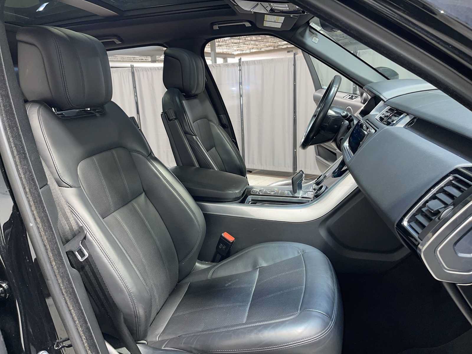 Used 2019 Land Rover Range Rover Sport HSE AWD/4WD image 14